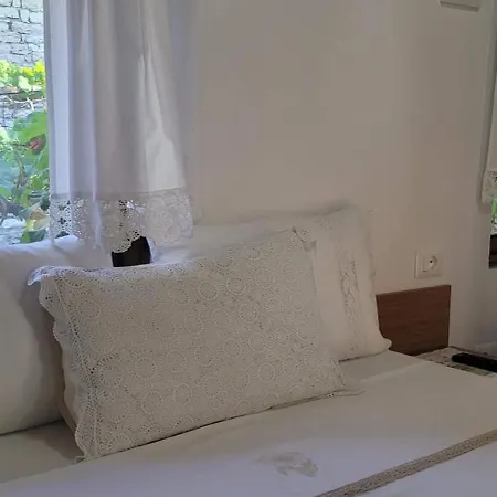 Emily 3* Gjirokaster